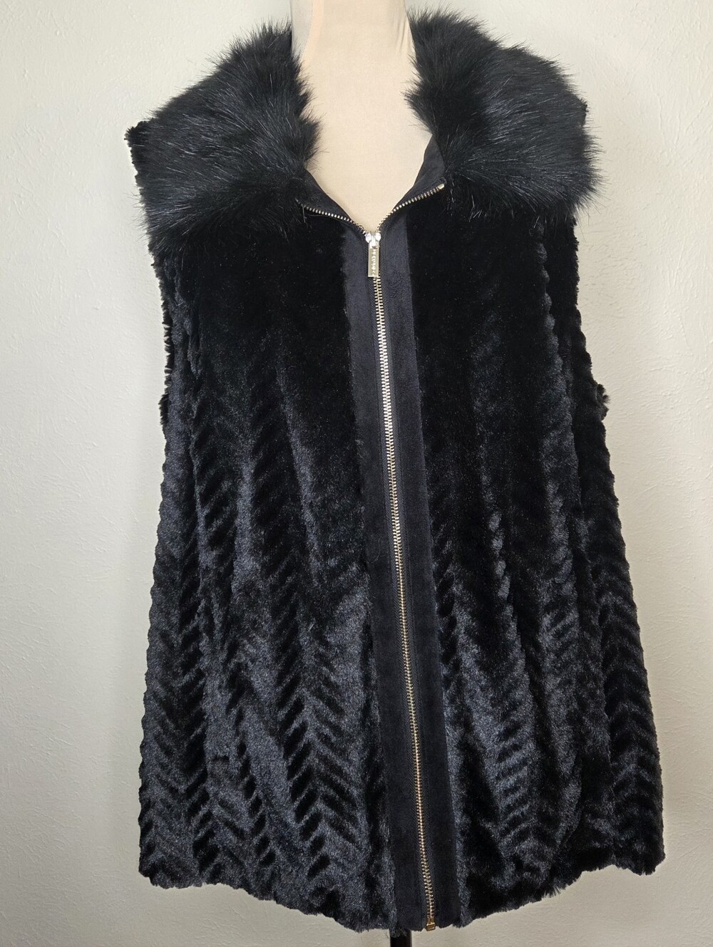Calvin Klein Black Chevron Faux Fur Zip Vest XL Luxe Oversized Collar Mob Wife
